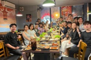 Review nhà hàng Buffet lẩu nướng Hugo BBQ Cầu Giấy