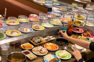 Tổng hợp những nhà hàng Buffet lẩu băng chuyền ngon tại Hà Nội