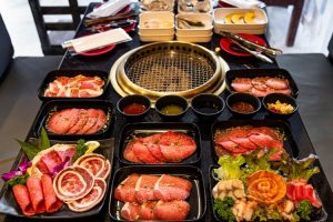 Các nguyên tắc ăn tiệc buffet đúng điệu giúp bạn ghi điểm tuyệt đối